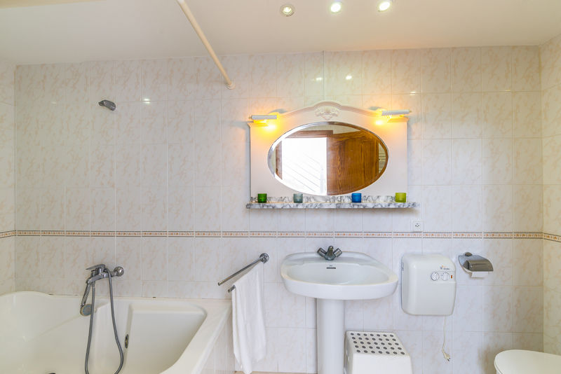 Hotel Cala Galiota 3*